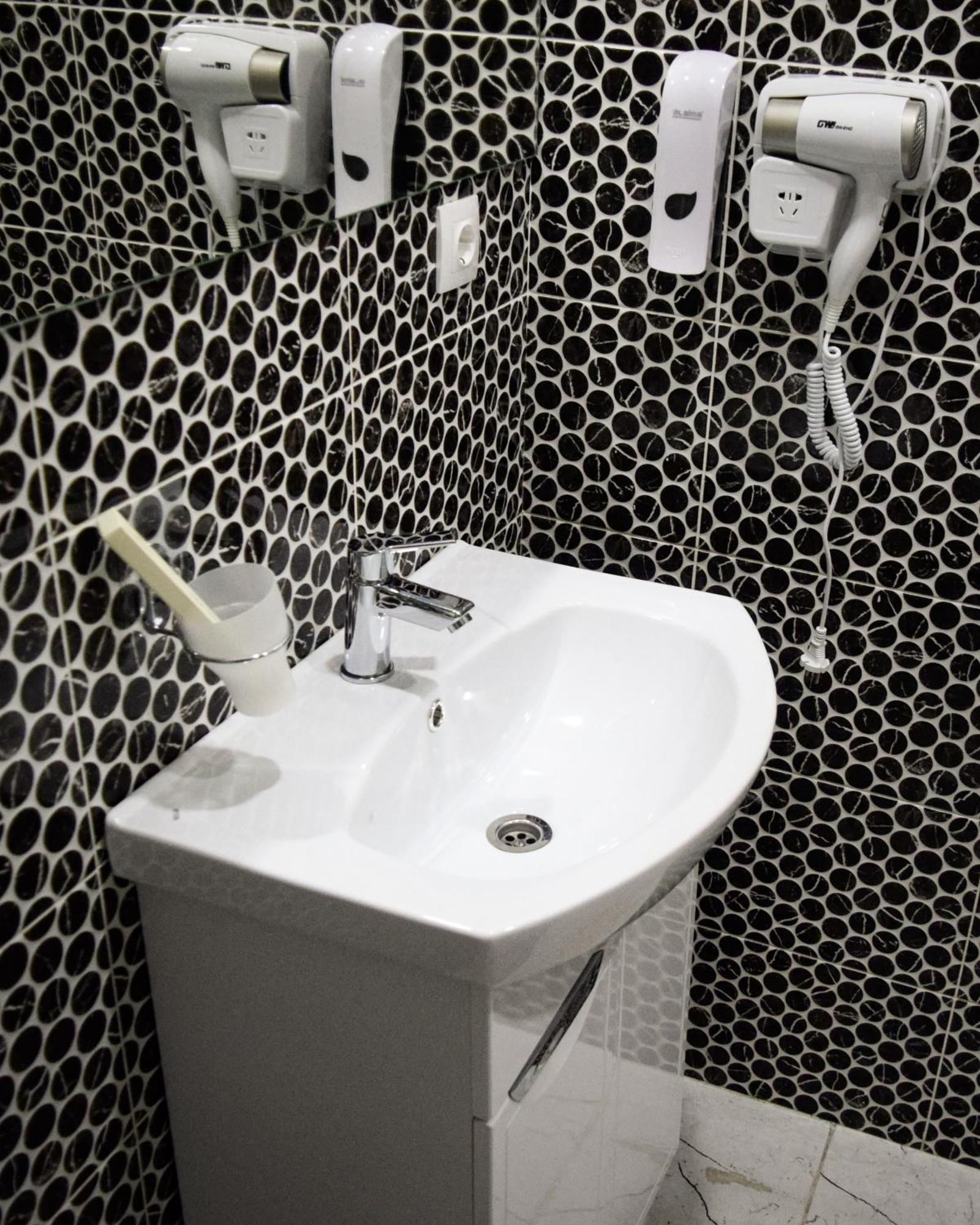Hotel "Continent" Halal Karagandy Exteriér fotografie